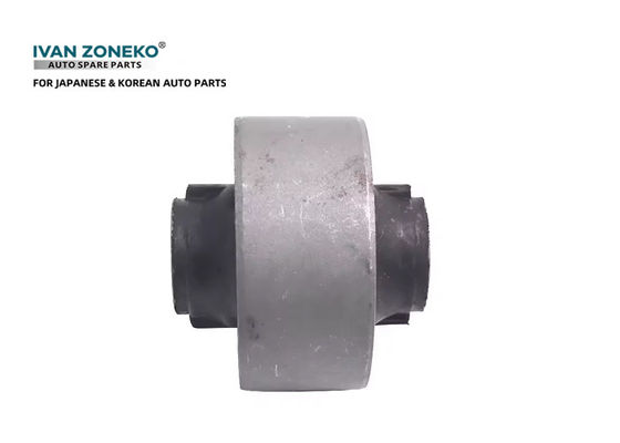 OEM 54570-3UB0A ส่วนประกอบรถยนต์ ด้านล่างแกนหน้า การแขวนยาง Bushing สําหรับ Nissan