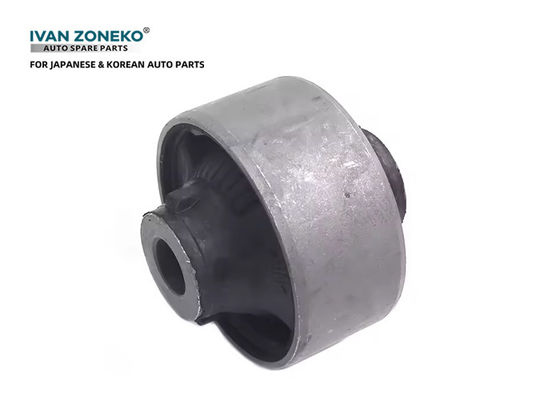 OEM 54570-3UB0A ส่วนประกอบรถยนต์ ด้านล่างแกนหน้า การแขวนยาง Bushing สําหรับ Nissan